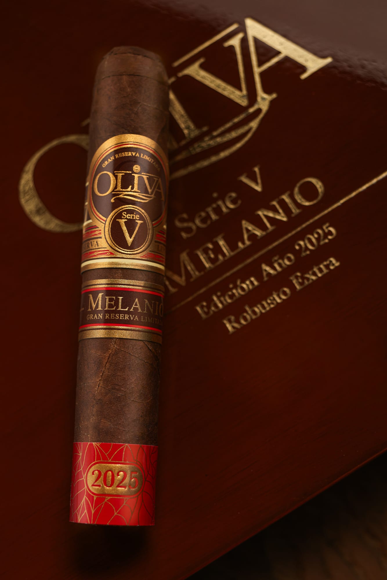 Oliva Serie V Melanio Edición Año 2025 Robusto Extra 3