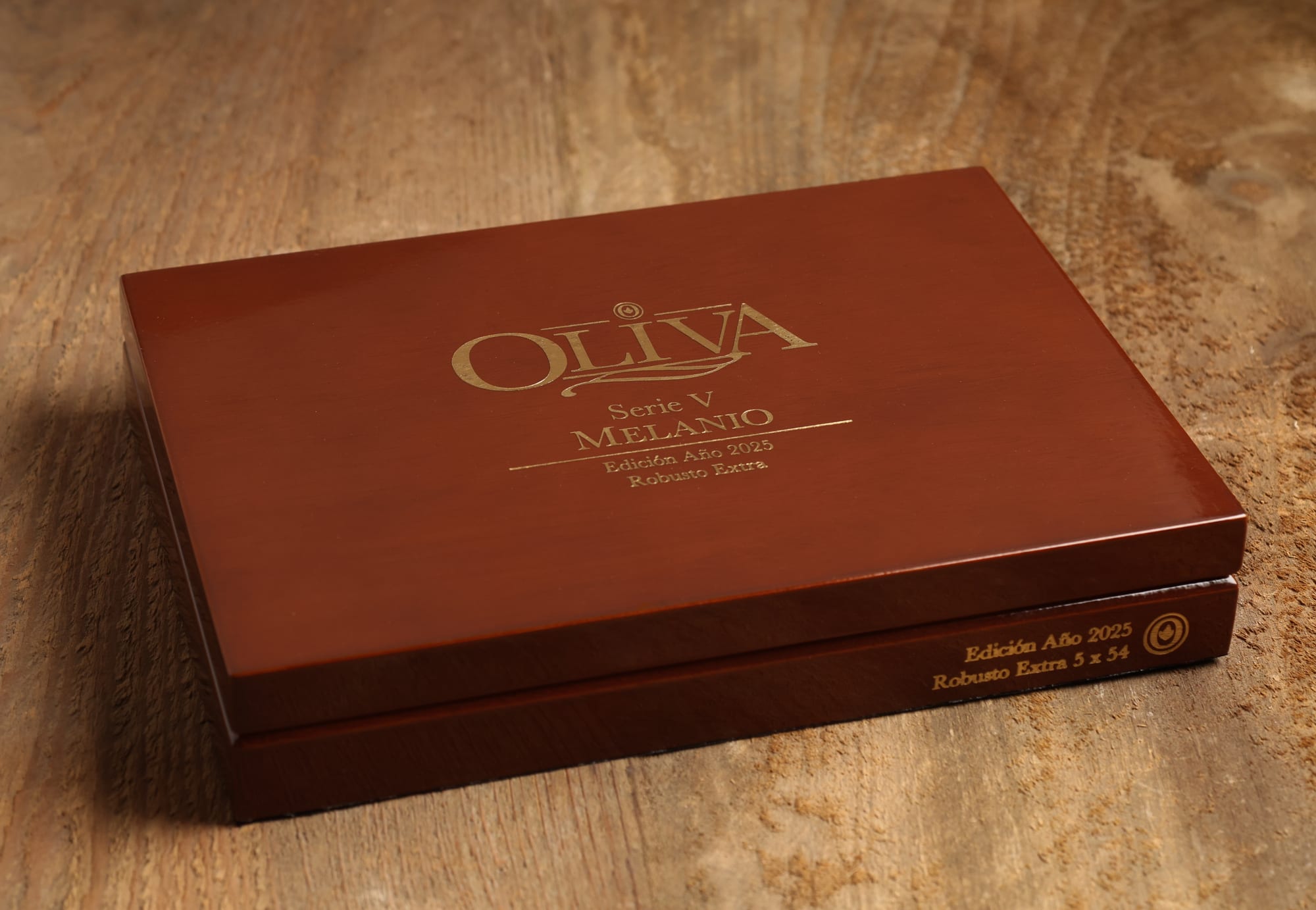 Oliva Serie V Melanio Edición Año 2025 Robusto Extra 7